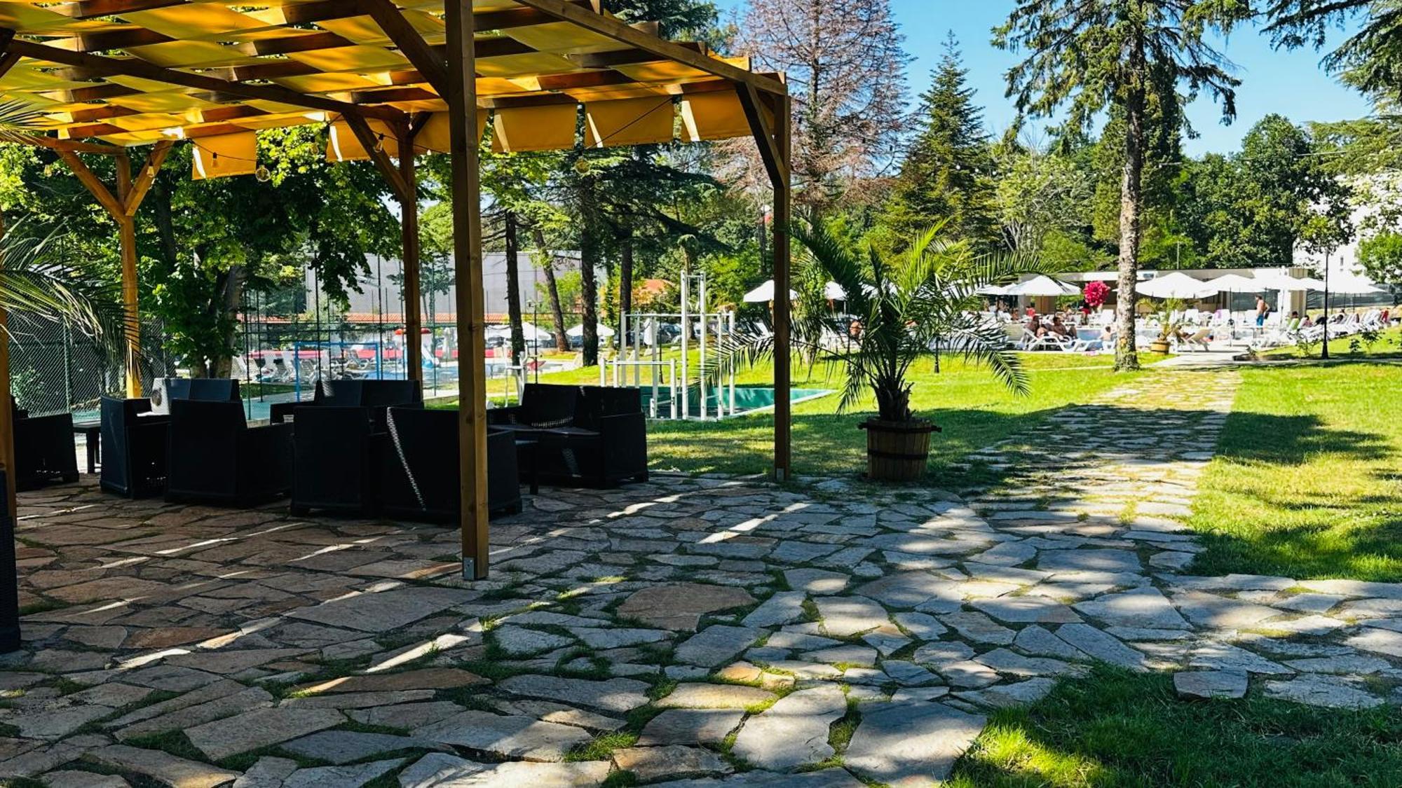 Queen Nelly Park Kiten  Bagian luar foto